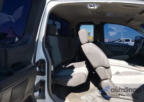 2004 Nissan Titan Se z USA, uszkodzony, nr VIN 1N6AA06BX4N571687